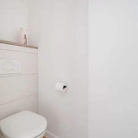Apartment Renove Avec Gout, Centre De Saint-etienne