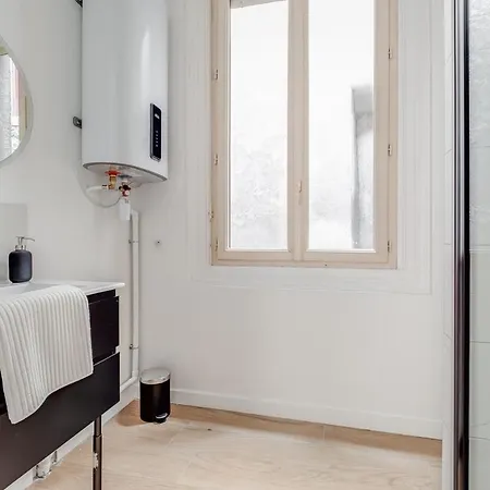 Apartment Renove Avec Gout, Centre De Saint-etienne
